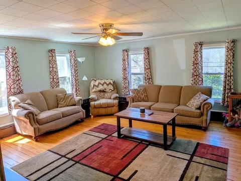 Living - 357 Main St #357, Hardwick, MA 01031 photo 2 of 4