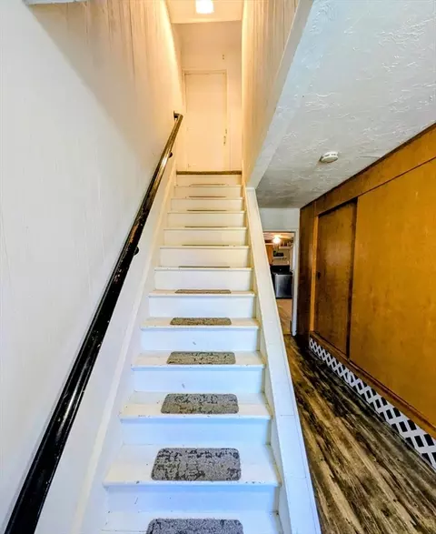 Entry Way - 357 Main St #357, Hardwick, MA 01031 photo 3 of 4