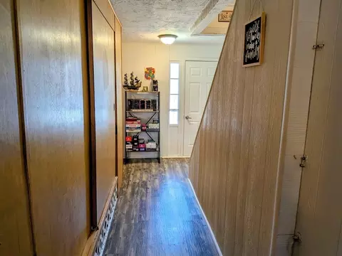 Entry Way - 357 Main St #357, Hardwick, MA 01031 photo 2 of 4