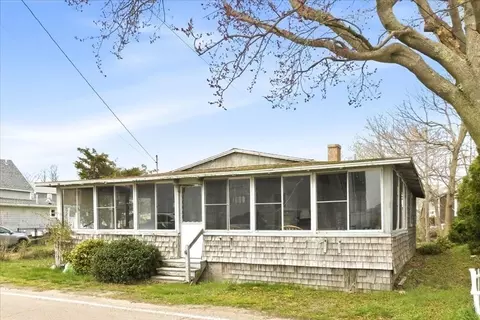 64 Central St, Marshfield, MA 02020 photo 4