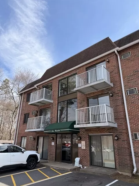 1186 Worcester Rd #921, Framingham, MA 01702