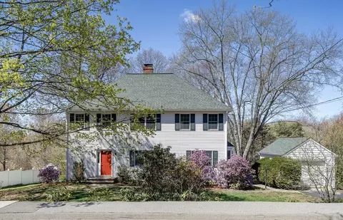 106 Grove St, Lexington, MA 02420
