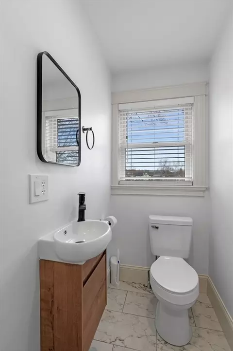 Bath - 6 R Neptune Pl #1, Gloucester, MA 01930 photo 1 of 6