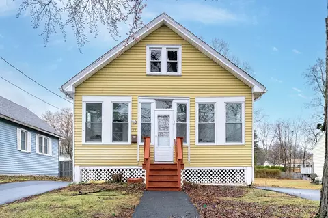 17 Oak St, West Springfield, MA 01089