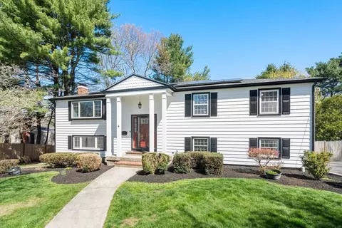 4 Michelle Ln, Randolph, MA 02368