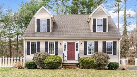 427 S Worcester St, Norton, MA 02766