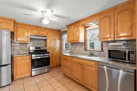 75 Pilgrim Ave, Wareham, MA 02571 photo 10