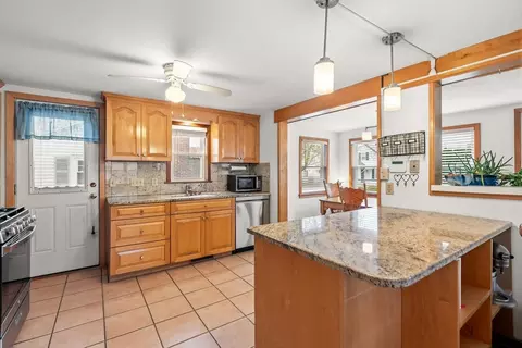 75 Pilgrim Ave, Wareham, MA 02571 photo 6