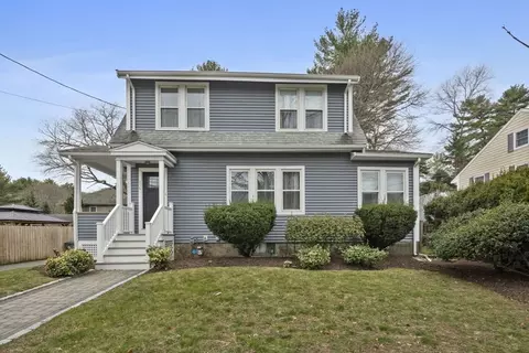 836 Lynnfield St, Lynnfield, MA 01940