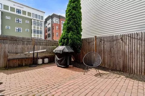Exterior - 614 E 3rd St #1, Boston, MA 02127 photo 2 of 5