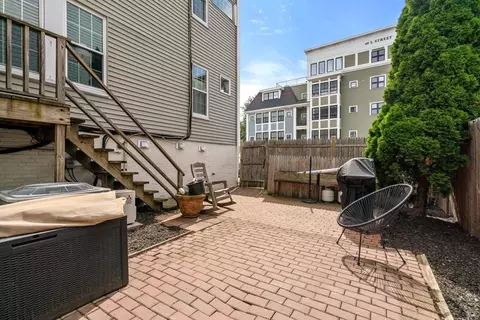 Exterior - 614 E 3rd St #1, Boston, MA 02127 photo 3 of 5