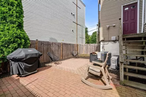 Exterior - 614 E 3rd St #1, Boston, MA 02127 photo 1 of 5