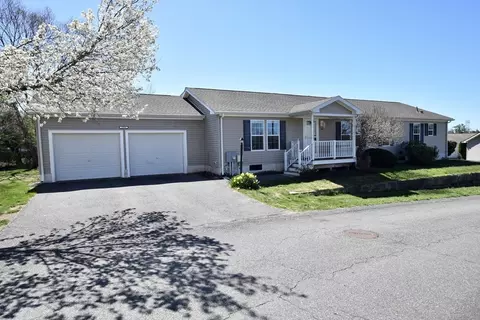 2006 Green St, Middleboro, MA 02346