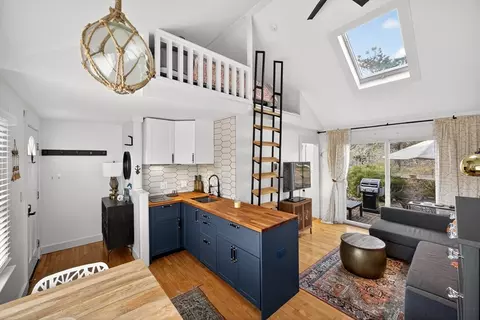 962 Commercial St UNIT 5, Provincetown, MA 02657