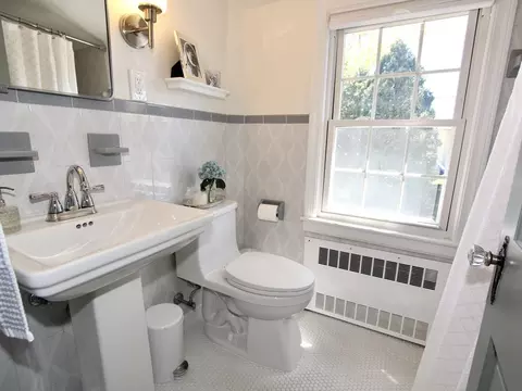8 Birmingham Rd, Worcester, MA 01606 photo 12