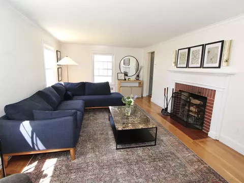 8 Birmingham Rd, Worcester, MA 01606 photo 2