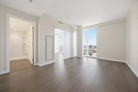 188 Brookline Ave #19D, Boston, MA 02215