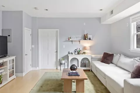 135 I St #A, Boston, MA 02127