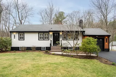544 Pearl St, Reading, MA 01867