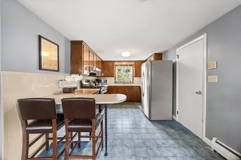 548 Jefferson St, Fall River, MA 02721 photo 3