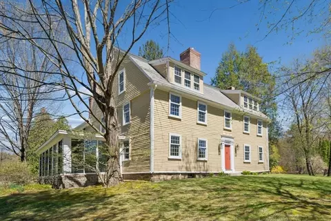 302 Church St, Northborough, MA 01532