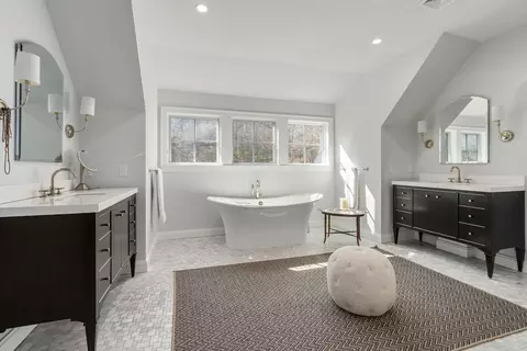 Bath - 10 Main St, Dover, MA 02030 photo 2 of 3