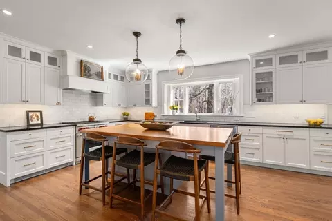 Kitchen - 10 Main St, Dover, MA 02030 photo 2 of 5