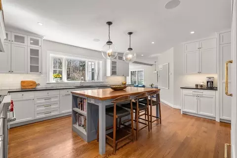 Kitchen - 10 Main St, Dover, MA 02030 photo 1 of 5