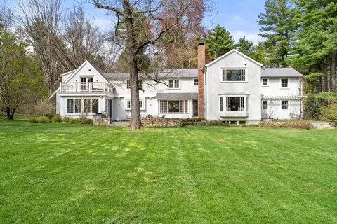 10 Main St, Dover, MA 02030