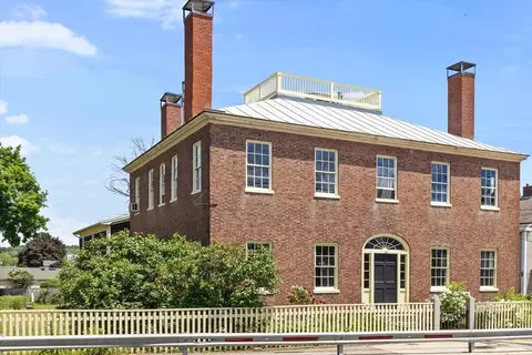 166 High St, Danvers, MA 01923