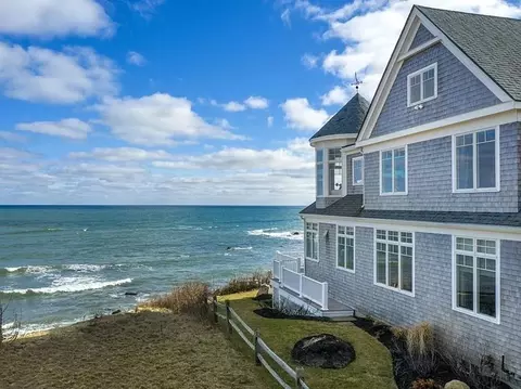 135 Stage Point Rd, Plymouth, MA 02360