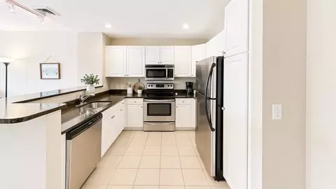 10 Seaport Dr #2217, Quincy, MA 02171