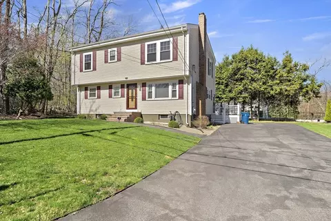 7 Oakwood Ave, Randolph, MA 02368