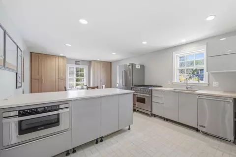 28 Lilly Ln, Dedham, MA 02026 photo 9