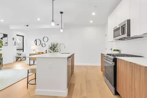 3992 Washington St #206, Roslindale, MA 02131