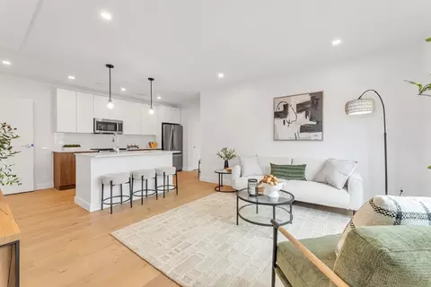 3992 Washington St #302, Roslindale, MA 02131
