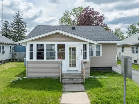 1451 Bay St, Springfield, MA 01109 photo 2