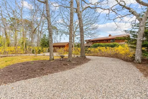 13 Cedar St, Mashpee, MA 02649 photo 3