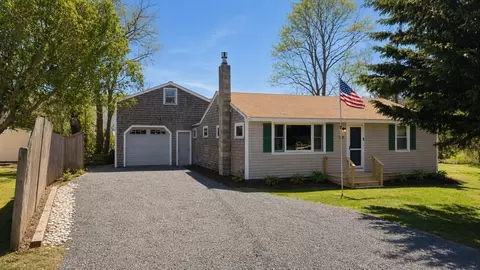 18 Lone Tree Rd, Dennis, MA 02639