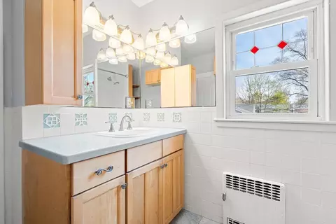 Bath - 8 Contentment Pl, Dedham, MA 02026 photo 3 of 3