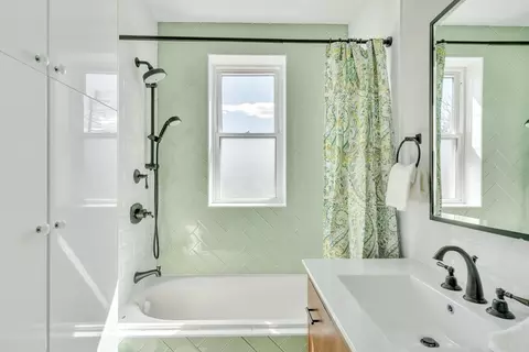 Bath - 20 John St #3, Brookline, MA 02446 photo 1 of 4