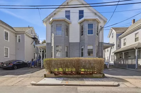 123-125 Chestnut St, Waltham, MA 02453