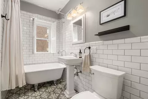 Bath - 89 Mason Ter #3, Brookline, MA 02446 photo 1 of 1