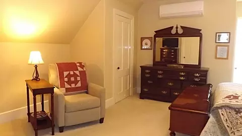 Bedroom - 61 Nelson Pl, Worcester, MA 01605 photo 3 of 8