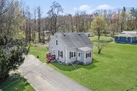 30 Gunn Rd, Southampton, MA 01073