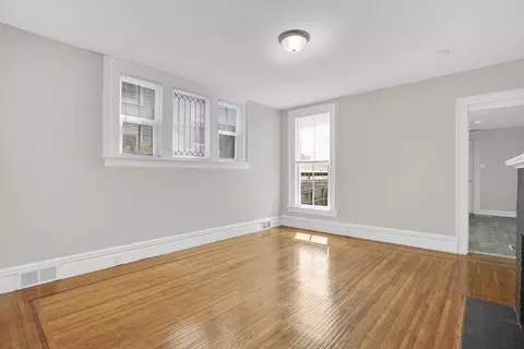 52 Thompson St, Springfield, MA 01109 photo 22