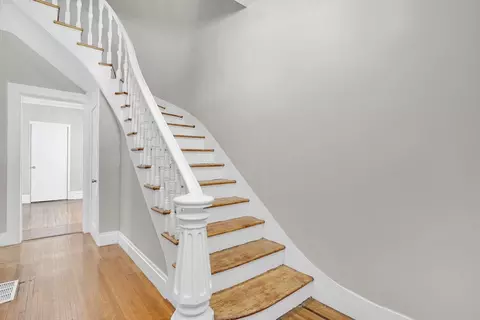 52 Thompson St, Springfield, MA 01109 photo 10