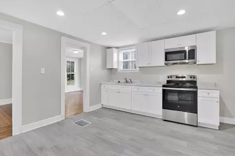 52 Thompson St, Springfield, MA 01109 photo 16
