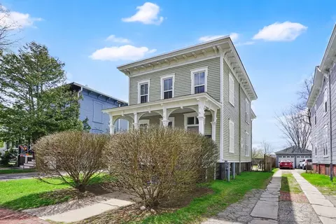 52 Thompson St, Springfield, MA 01109 photo 2