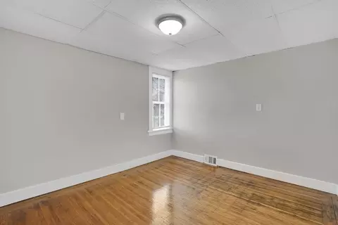 52 Thompson St, Springfield, MA 01109 photo 31